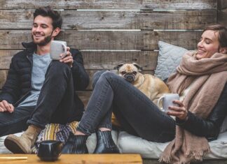 Skąd wziąć ubrania na sprzedaż?